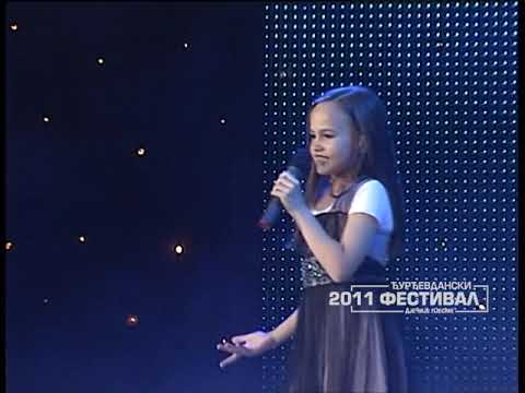 Djurdjevdanski festival 2011: DINA KURTALIĆ - Najljepše je biti dijete