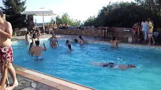 preview picture of video 'piscina me thea ton poligiro 14-6-2012.mp4'