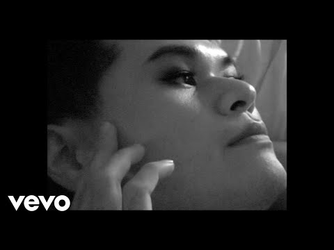 Sinora Roath - Airport (Official Video)