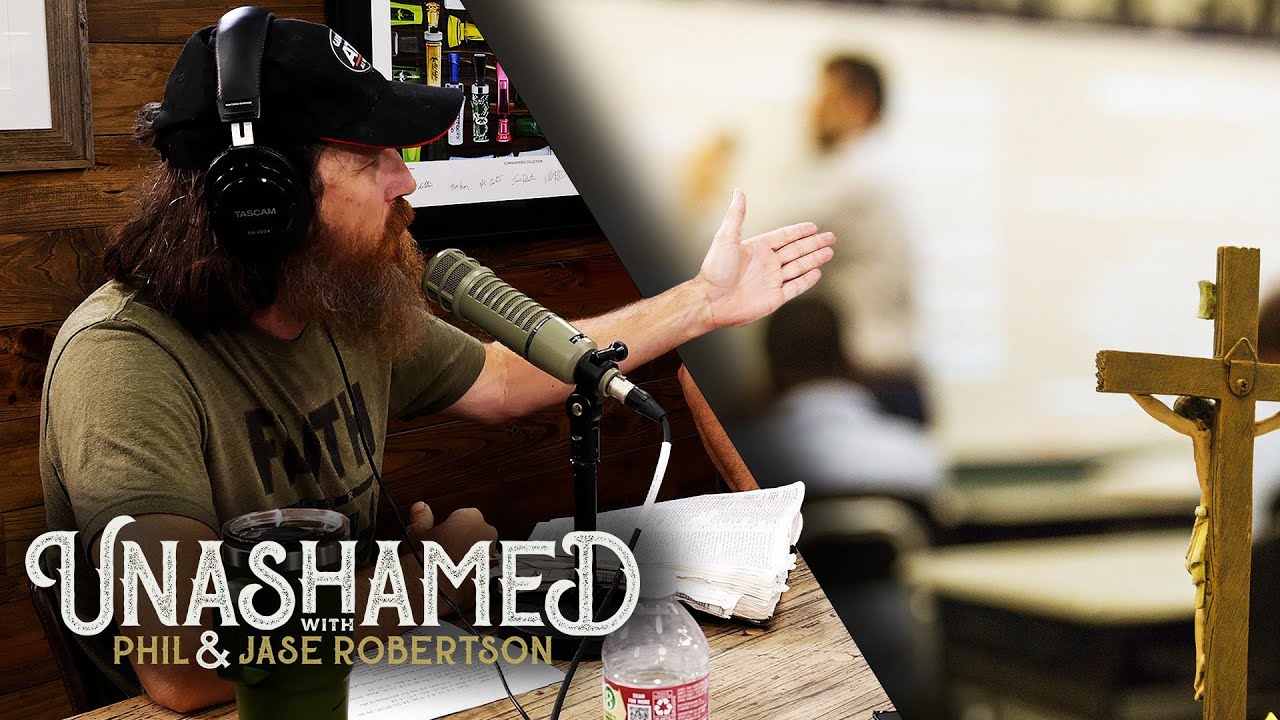 Ep 495 | Why Jase Was Told Not to Pray in School & Why God Is Three Persons