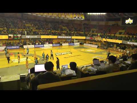 Walk thru gym to watch basketball match: KB Stars vs KEB Hana at Cheongju Gym 20160203 201142