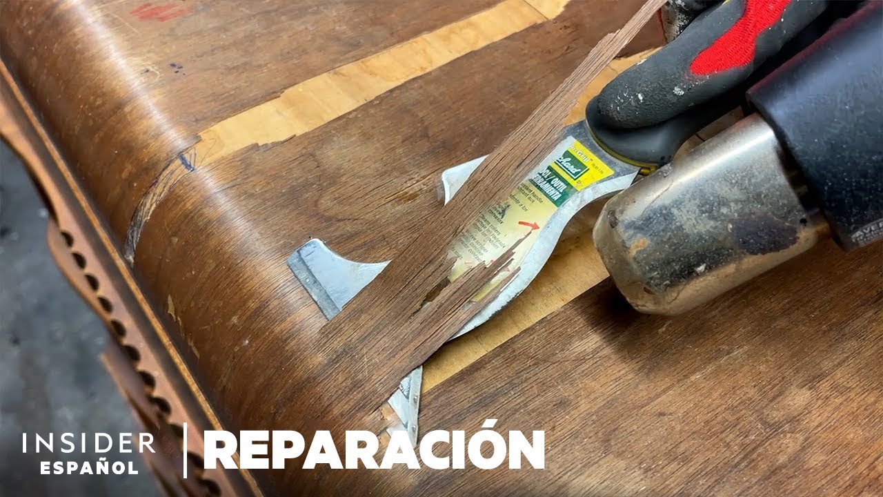 Cómo se restaura una cómoda antigua cuyo enchapado se estaba despegando | Reparación | Insider