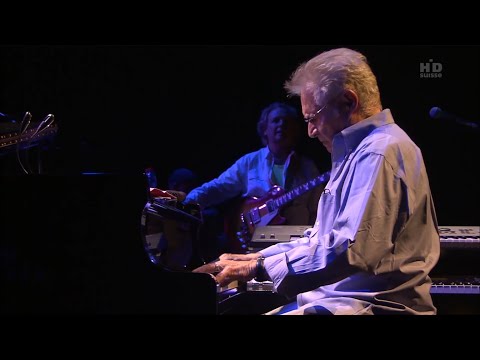 Lee Ritenour & Dave Grusin - Memphis Stomp (Montreux Jazz Festival 2011)