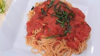 How to Make Spaghetti Sauce From Cans of Tomato Products : Spaghetti Sauce