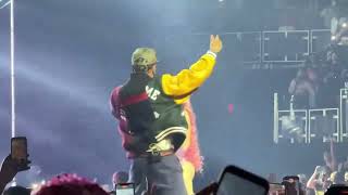 Nicki Minaj brought out Big Sean to perform the “Dance (A$$)” remix in Detroit.