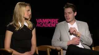 Interview with Lucy Fry, Dominic Sherwood and Sarah Hyland - Vampire Academy