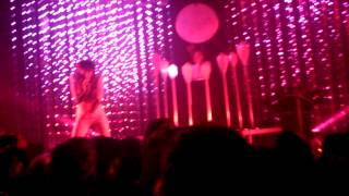 Purity Ring - Flood on the Floor (Dallas 05-22-15)