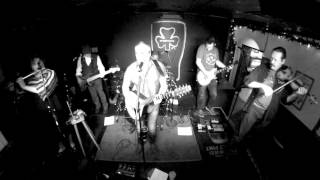 9 Castle Close - The Foggy Dew