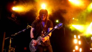 Buckcherry Best Buy 2-15-11 Slammin