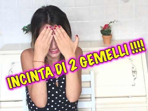 Acido per chiarificazione di pelle da posti di pigmentary Ci sono ragazze la loro ustione di lentiggini di occhio