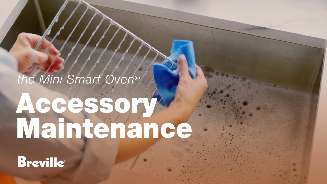 Cleaning the oven accessories