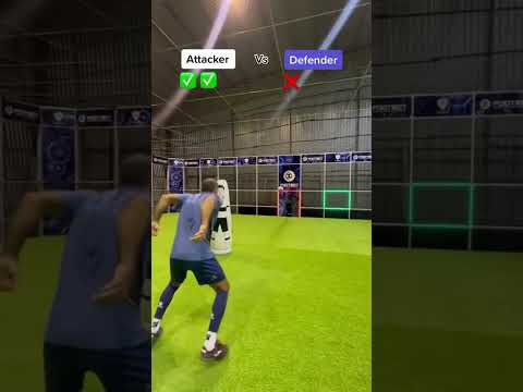 Attacker vs defender ⚽️ #football #shorts #defender #footbot #attacker