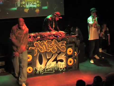 Area 023: Connected (3 mei)- Dax vs Deon