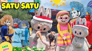 Download lagu SATU SATU AKU SAYANG IBU| ONDEL ONDEL BADUT JOGET ASIK LAGU SAYANG SEMUANYA| BADUT LABUBU mp3