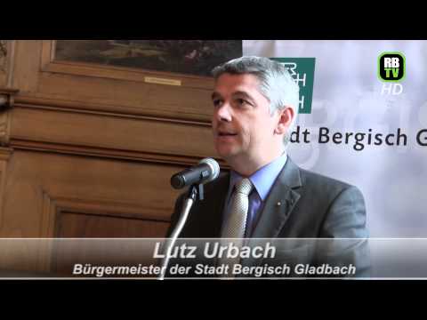 SV Bergisch Gladbach 09 trägt sich ins "Goldene Buch" der Stadt ein.