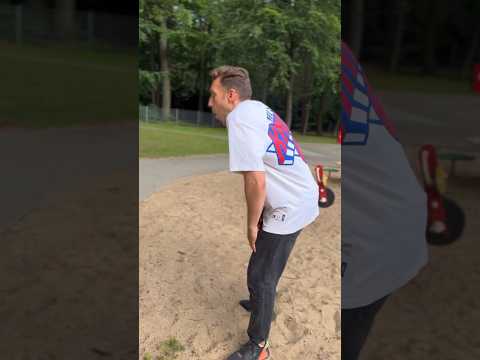 Übel auf dem Spielplatz 😂 #jennyandmarco #thewickfamily #spielplatz #shorts