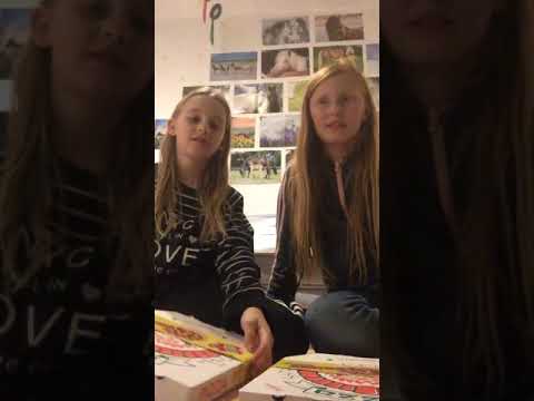 ASMR spiser slik pizza