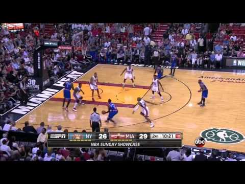 Tim Hardaway Jr. Contested Pull-Up