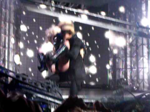 Lady Gaga singing Paparazzi