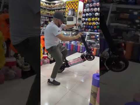 Большой электрический самокат.