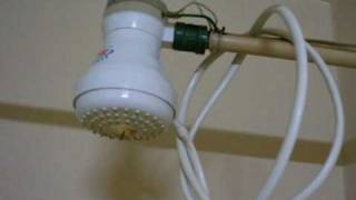 preview picture of video 'Casa Particular en Camaguey with interesting showerhead'