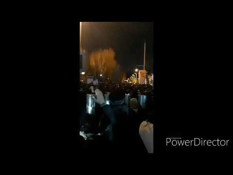 Breaking: Iranian's protesting government