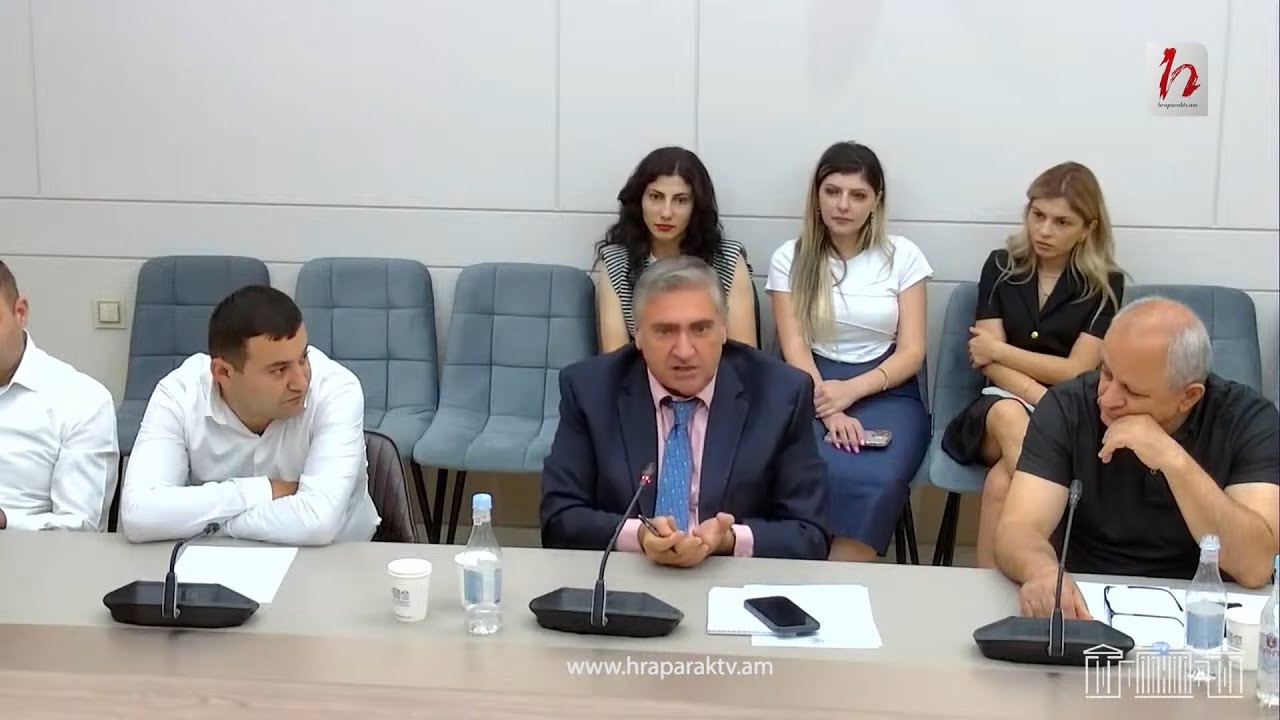 Այնտեղ մեկը փռշտում է, այստեղ մենք թոքաբորբ ենք ընկնում