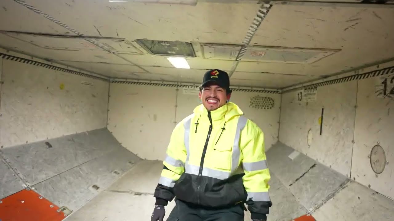 Working at an AIRLINE | A DAY IN THE LIFE OF A RAMP AGENT