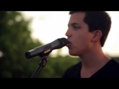 Stay [Rihanna Cover] - Luis Gamarra feat. Alex Sancho (English/Spanish)