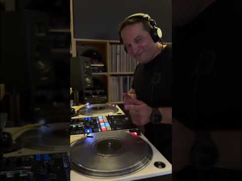 Öwnboss, SEVEK vs. Jabberwocky Live MashUp