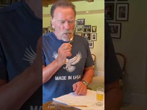 Arnold Schwarzenegger combines TEQUILA with a CIGAR! 😱 #arnold #cigars #tequila #shorts