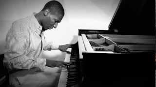 Capsulocity.com presents : Jon Batiste performs the "Star Spangled Banner"