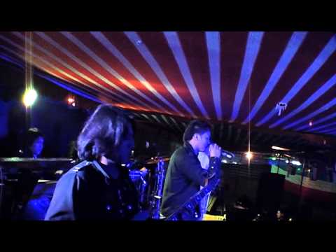 Lejos De Ti En Vivo - Agrupacion Esencia
