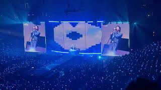Download lagu BTS JIN ‘WITH THE CLOUDS’ RUNSEOKJIN EP. TOUR 7.17.25 ANAHEIM HONDA CENTER DAY 1 mp3