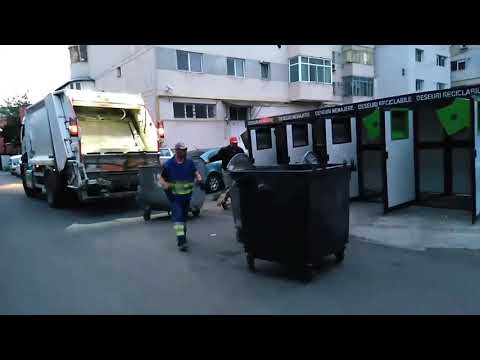 Gunoierii galagiosi in cartierul Radu Negru