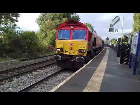 66152 and 66020 with empty spoil train to Kellingley  from Killingholme  at Ulceby.