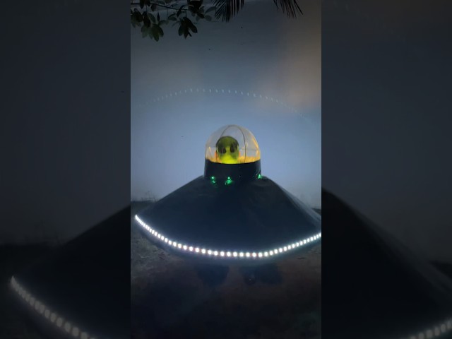 Vídeo relacionado con Raopuzi Disfraz Alien Niña Disfraces Carnaval Vestido Plateado Y Azul con Holograma Metálico Traje Espacial Brillante Minifaldas Y Diadema de Alienígena Vestidos Chica para Extraterrestre Halloween