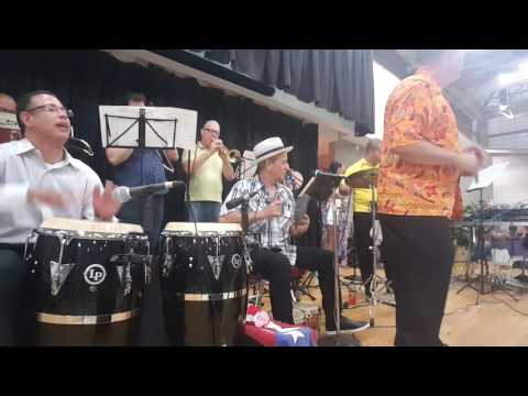 Danny morales performing with sammy gonzales at Riverbank Park  muloto rumbero