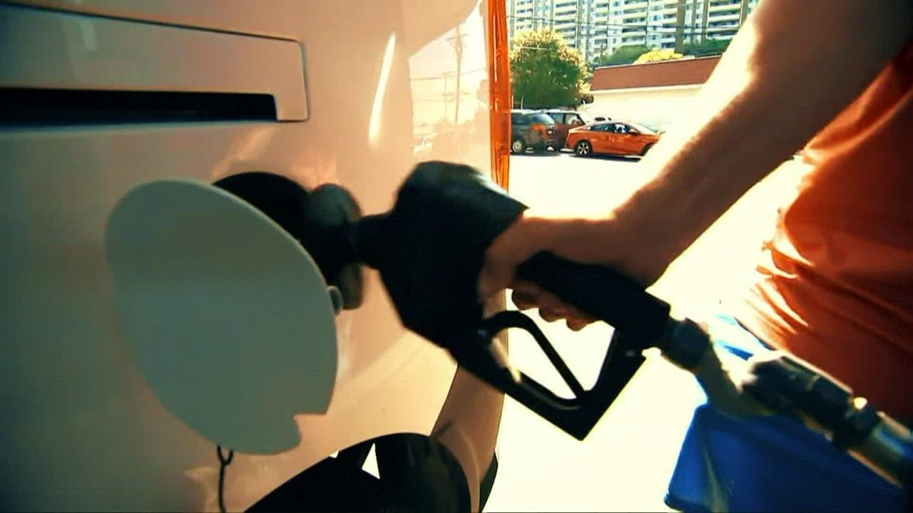 Gas prices continue falling: Will the trend continue?
