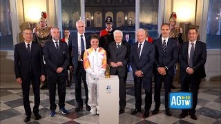 Milano-Cortina 2026, la fiamma olimpica consegnata a Mattarella al Quirinale