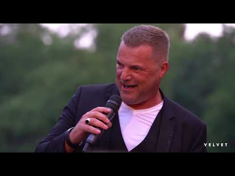 Hire Experienced Crooner Sax MC Mallorca | Video | Velvet Productions