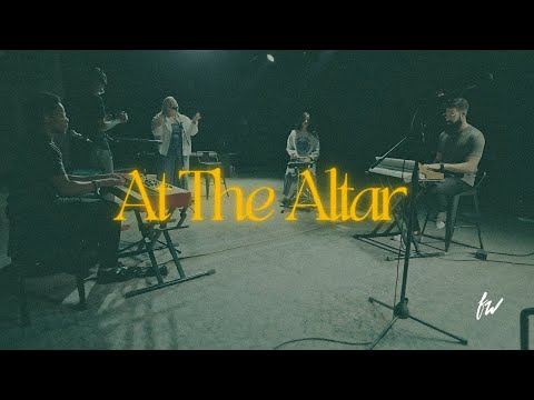 At The Altar (Spontaneous) feat. Sophie Haughton & Ashlie Glendening - Faith Worship