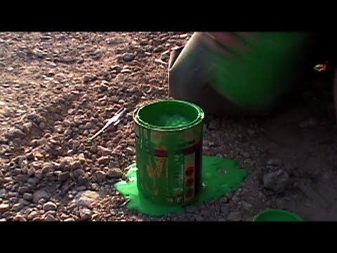 Francis Alÿs - The Greenline, 2004