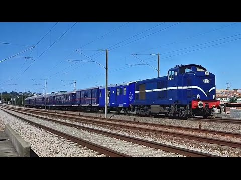 CP 1455 com o Comboio Presidencial em Ermesinde-A