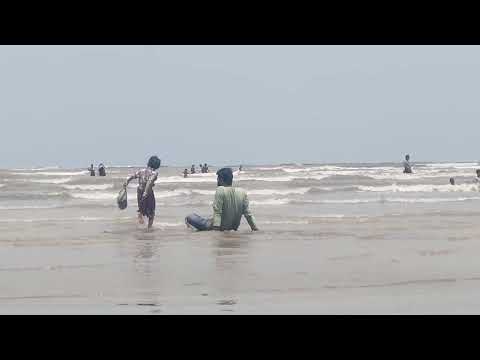 Vaibhavi Enjoying Tide With Daddy|||