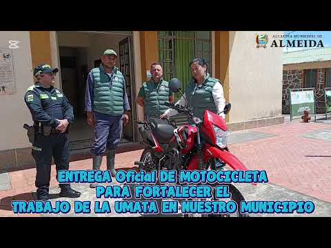 ENTREGA DE MOTOCICLETA AL PROFESIONAL DE LA UMATA