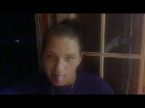 Playing with new makeup an chitchat