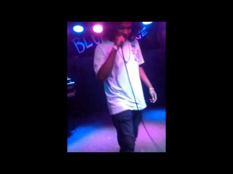 YNGGOLD & 40 - SLICEITUP (LIVE @ THE BLUE ROOM LOUNGE)