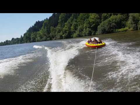 Spaß mit dem Boot auf der Donau bei Kapfelberg