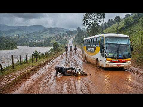 MUITA GENTE e BARRO PRA CONTAR NESSA VIAGEM DE ONIBUS pelo NORTE DE MG